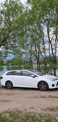 Toyota Avensis cena 59900 przebieg: 160000, rok produkcji 2015 z Gdańsk małe 211